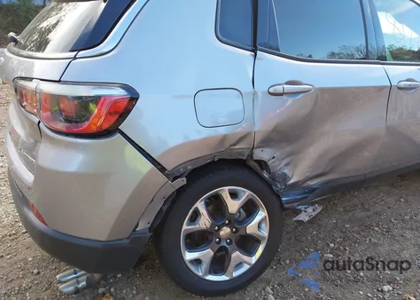 2019 Jeep Compass Limited 4X4 из США, поврежденный, VIN 3C4NJDCB1KT666085